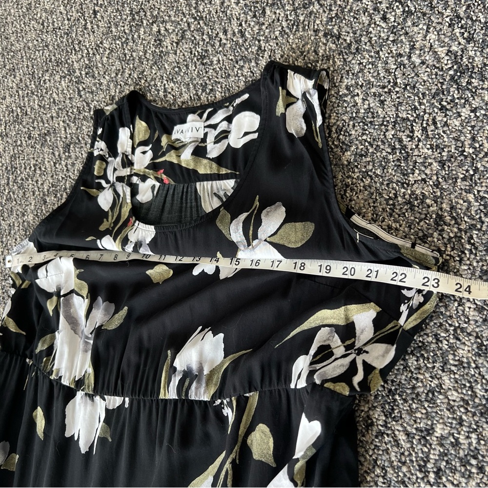 Ava & Viv Floral Black and White Scoop Neck Maxi Dress - Picture 9 of 10